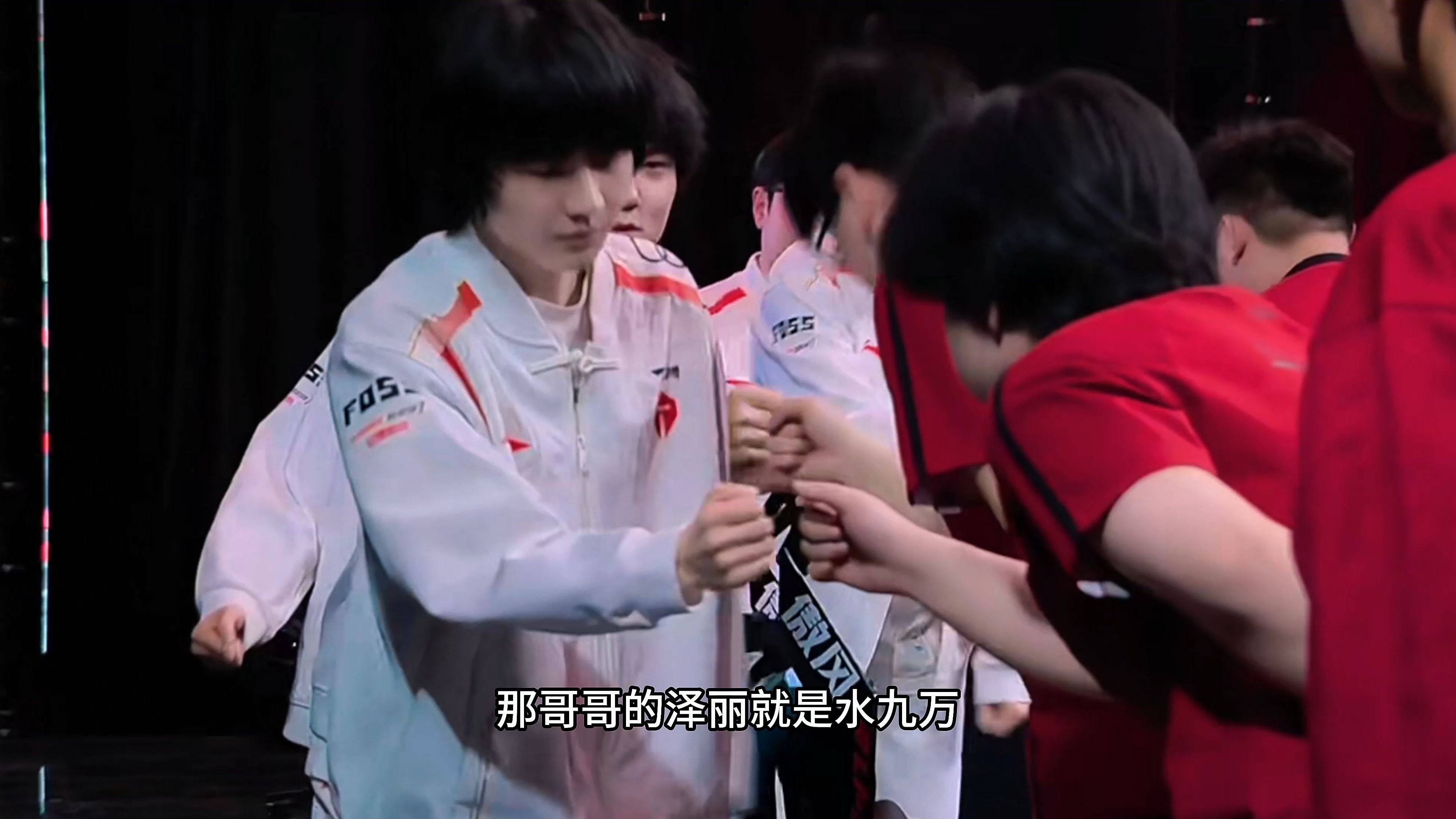 SHR翻盘KT,JackeyLove开启传奇时刻强强对话八强赛,锁定晋级资格 SHR翻盘KT,JackeyLove开启传奇时刻强强对话八强赛,锁定晋级资格