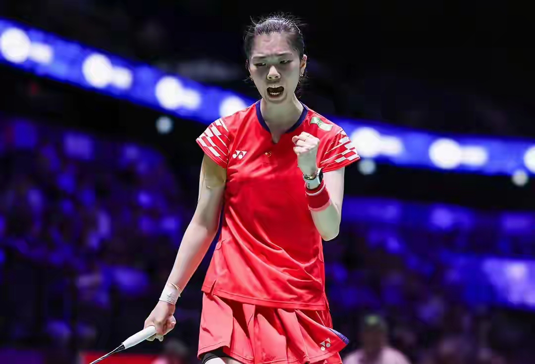 包含火力全开！羽毛球比赛数据创纪录的词条