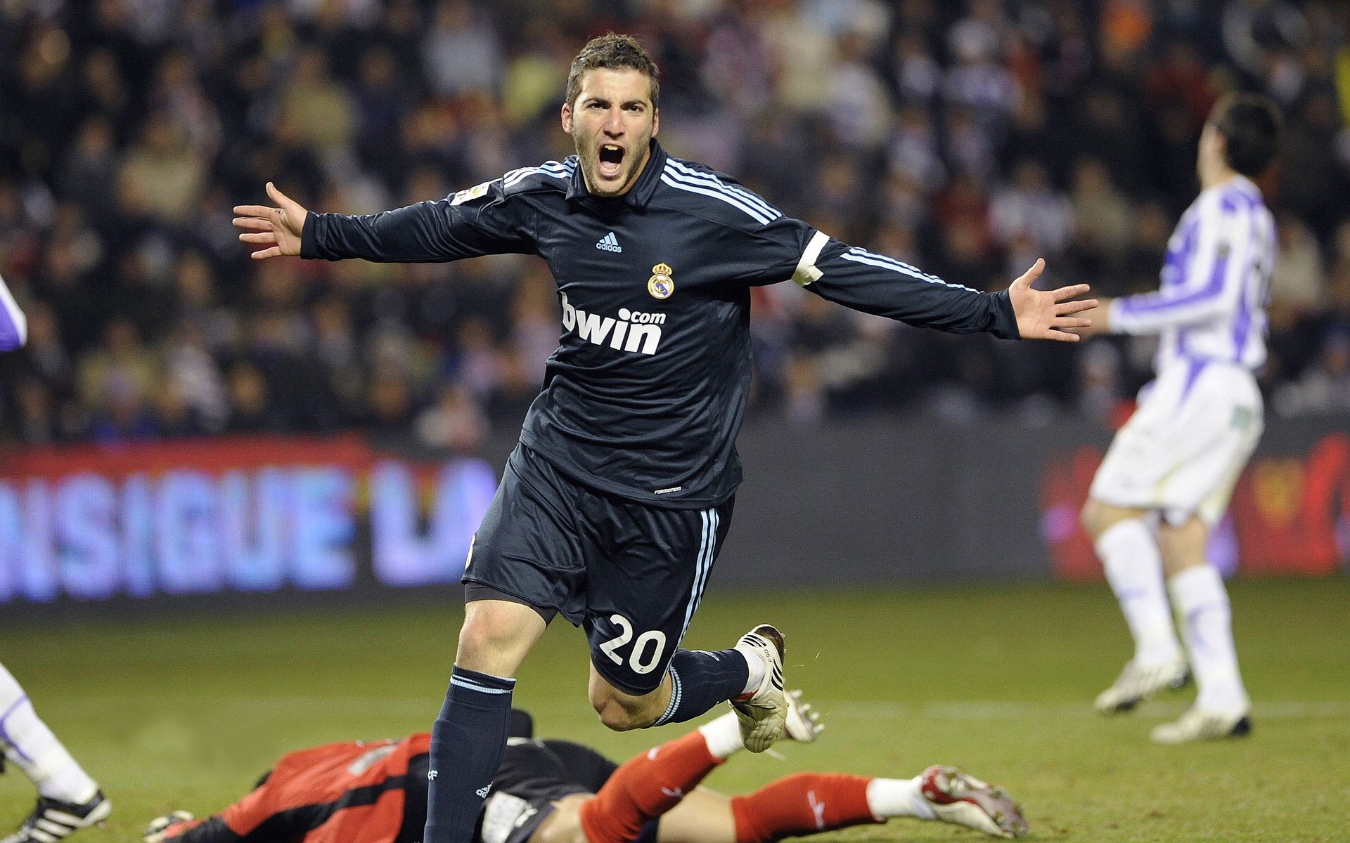 北欧之冰难阻赤道之焰，若日尼奥导演厄瓜多尔逆袭，欧洲足球遭遇灵魂拷问